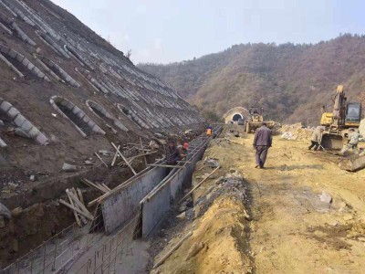 护肩路基护肩路基和护脚路基的区别